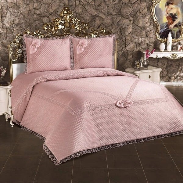 Set Cuvertura Pat Matlasată cu Broderie Elegant și motive elegante, 3 Piese, Roz