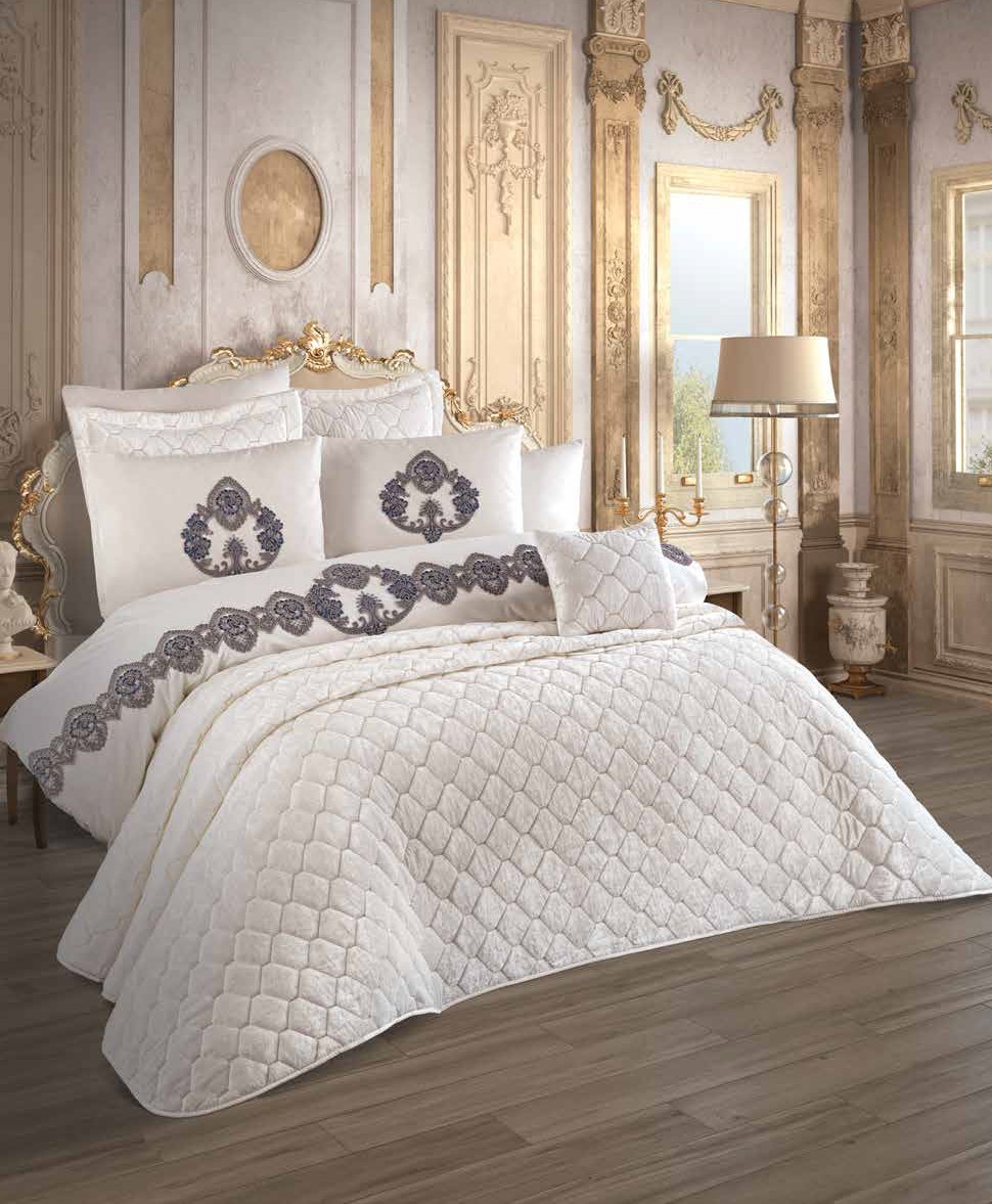 Set Lenjerie Royal cu motive elegante + Cuvertura de catifea  , 10 Piese, Pat 2 Persoane, Alb